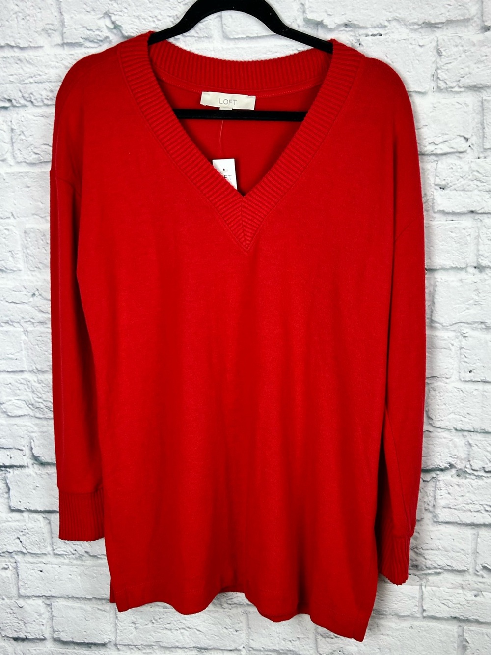 LOFT Women’s Medium Red V-Neck Tunic Sweater Long Sleeve Ribbed Trim NWT